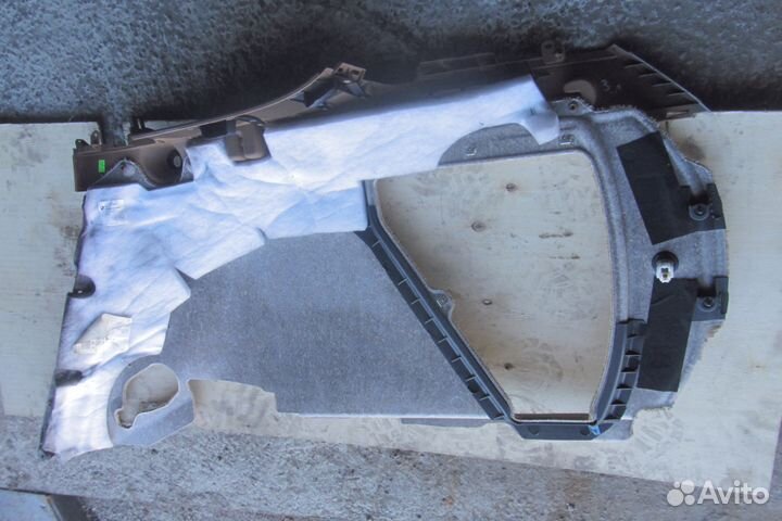 Обшивка багажника на Porsche Cayenne 2003-2010