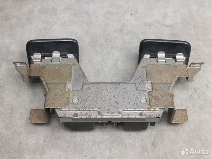 Пепельница Nissan Np300 2.5 YD25 2012