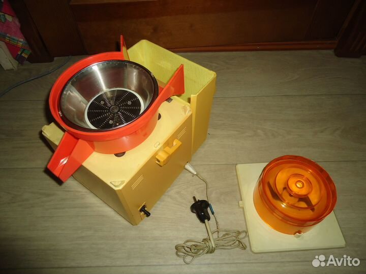 Кухонная машина Страуме-3