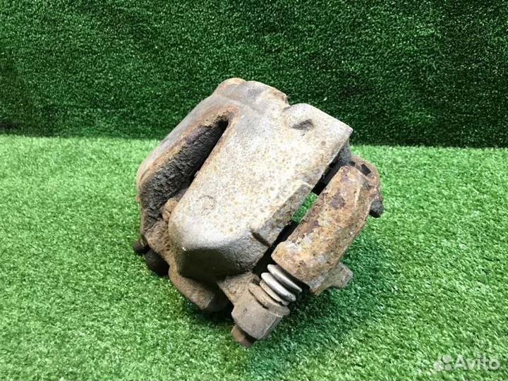 Суппорт передний правый Mercedes Glk 2012