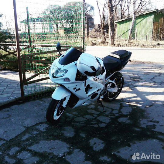 Suzuki GSX R-1000 K1