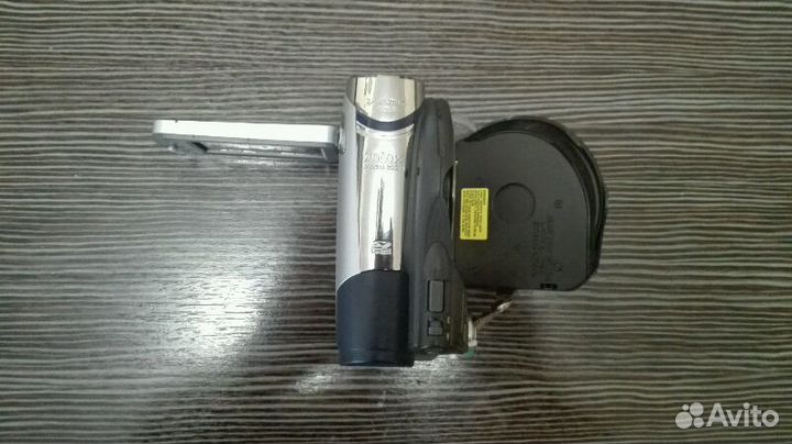 DVD-ведеокамера Canon DC301
