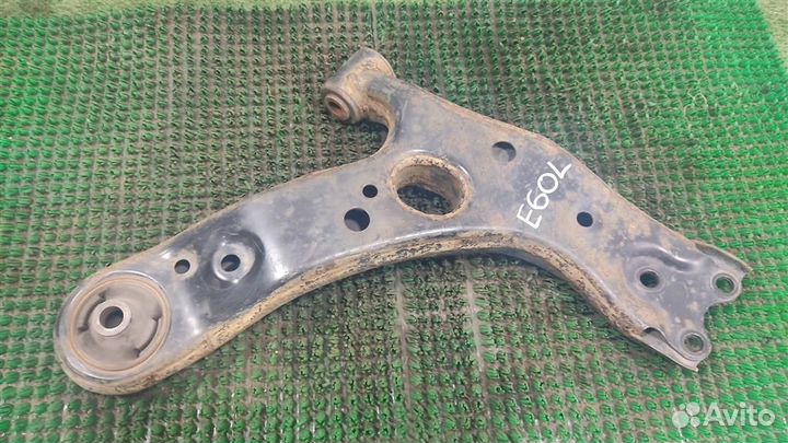 Рычаг передний левый нижний Peugeot Expert 2010