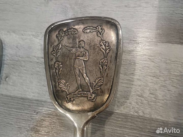 Набор Зеркало с щёткой, мельхиор латунь Москва