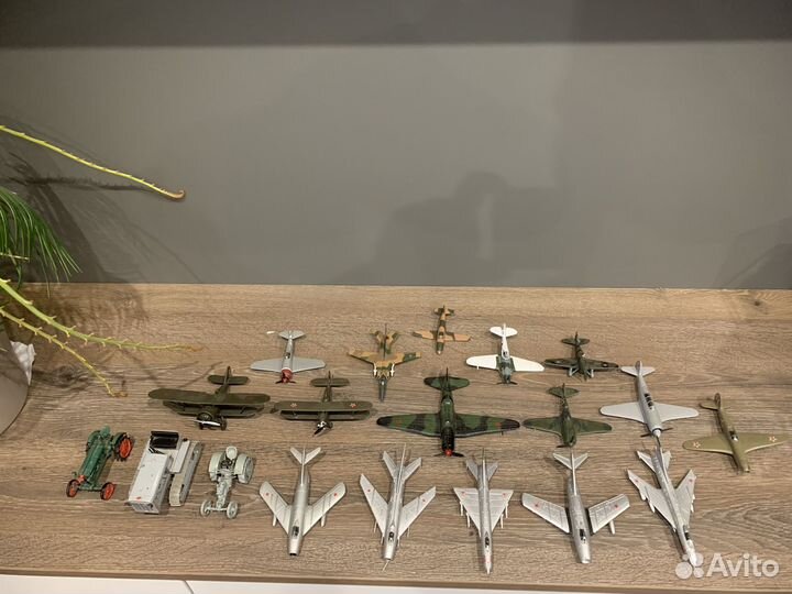 Легендарные самолеты и трактора