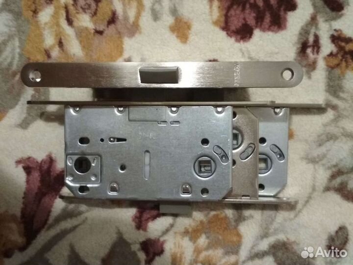 Замки дверные врезные 4 шт