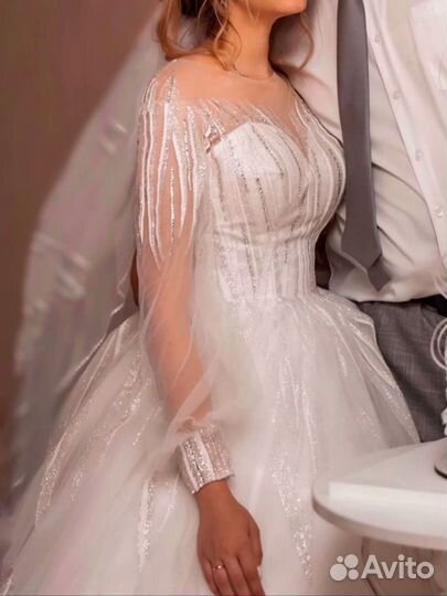 Свадебное платье