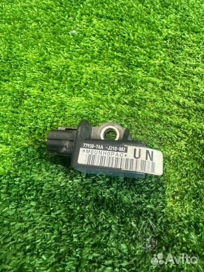 Датчик удара Honda Vezel RU4 LEB 2013