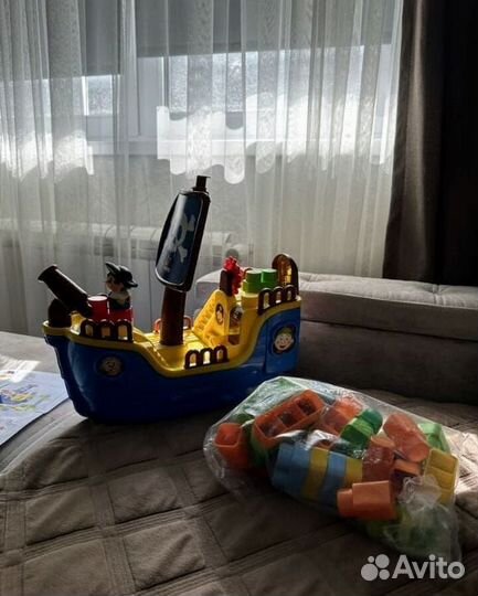 Пиратский корабль игрушка
