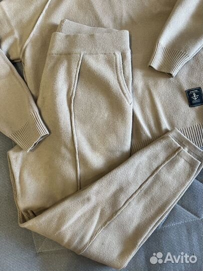 Теплый вязанный костюм s