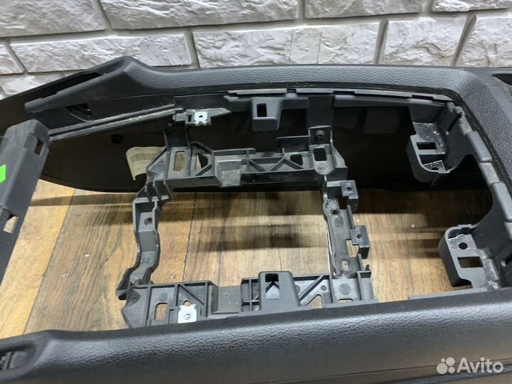 Audi Q7 (4L) Консоль центральная
