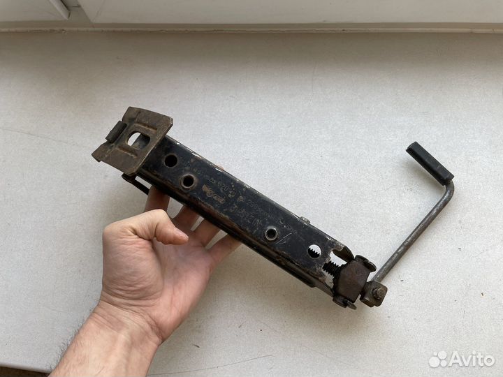 Домкрат ретро