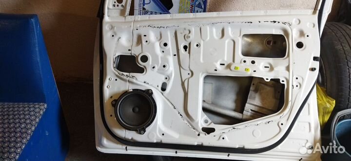 Правая передняя дверь