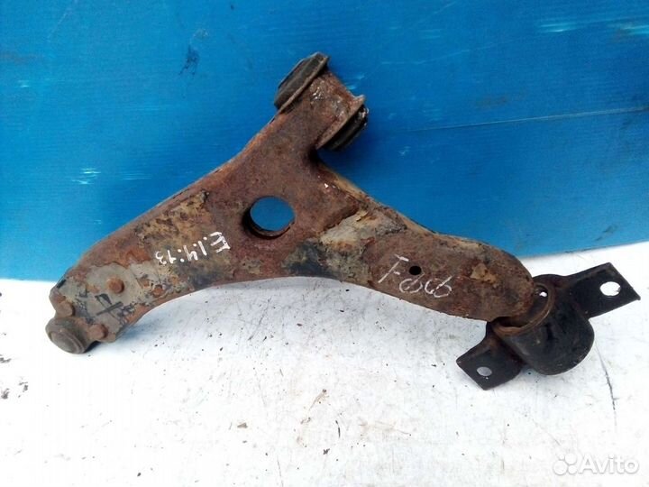 Ford Focus 1 Рычаг передний правый