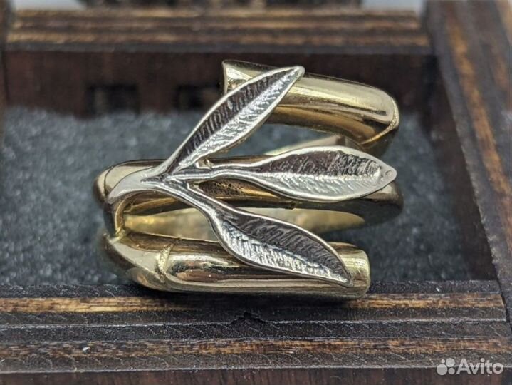 Золотое кольцо 585 пробы массой 10,82 грамма (17Р)