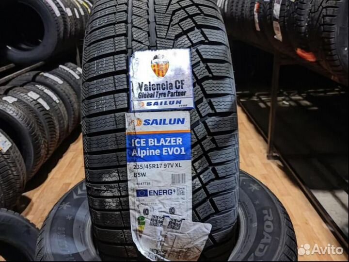 Sailun Ice Blazer Alpine EVO1 235/45 R17 97V