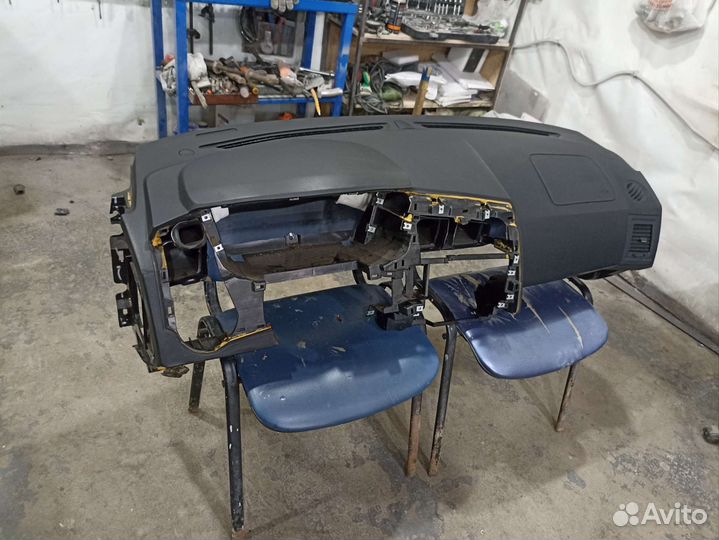 Панель торпедо ссангенг Кайрон 05-14г