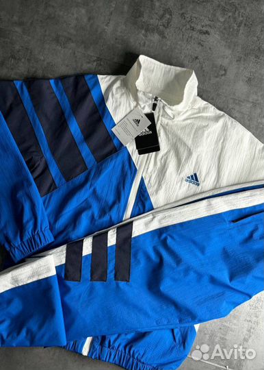 Спортивный костюм adidas