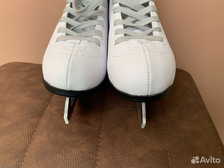 Фигурные коньки Nordway Sofia 36р