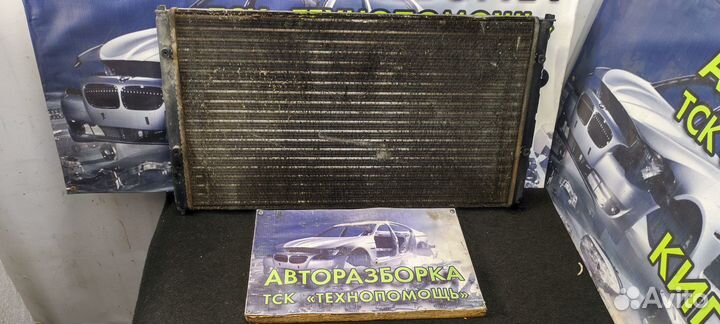 Радиатор охлаждения Volkswagen Polo