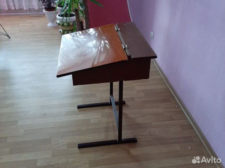 Парта для школьников