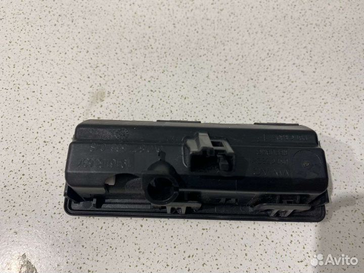 Кнопка открывания багажника Volkswagen Polo