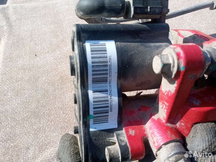 Суппорт задний левый Geely Coolray SX11