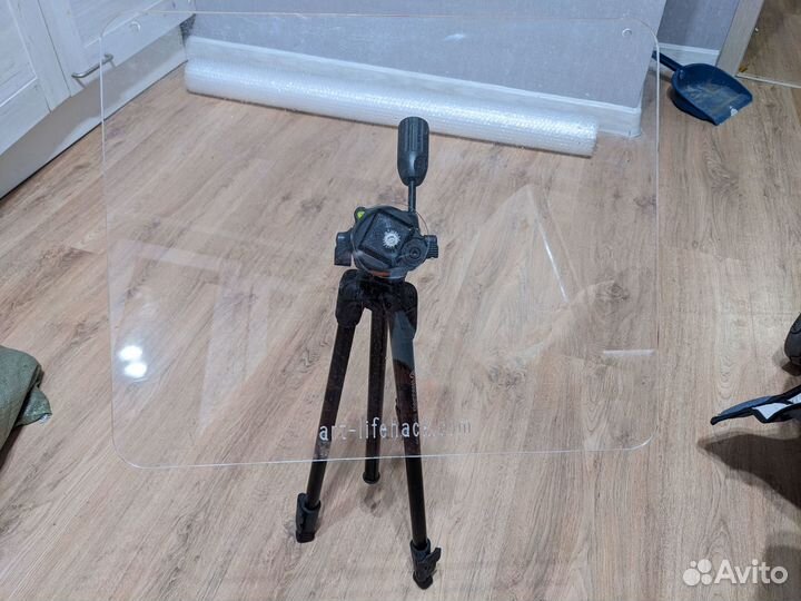 Планшет с полкой на штативе для пленэра