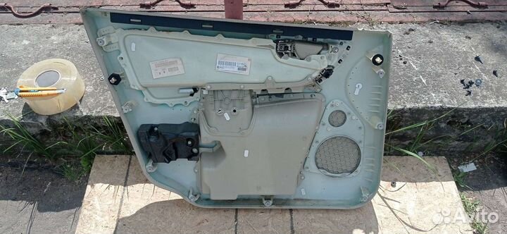 Карта обшивка передней двери Volvo XC60 2011