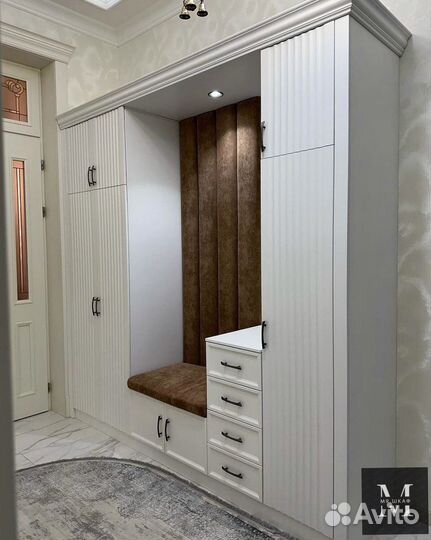 Шкаф распашной с зеркалом