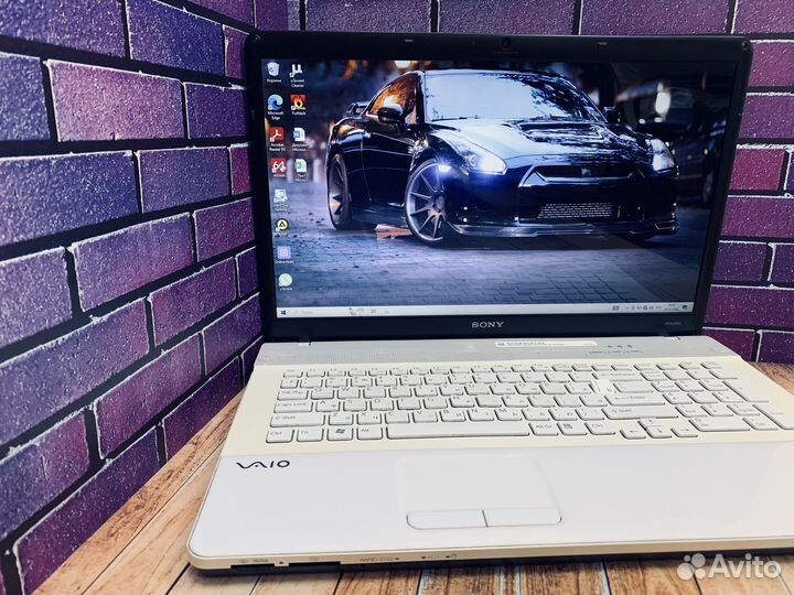 Огромный ноутбук Sony Vaio 17.3 Для всех задач