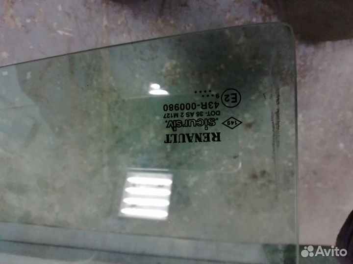 Стёкла боковые форточка Рено Меган1