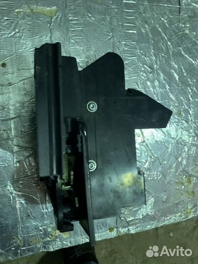 Замок задний правый LADA веста