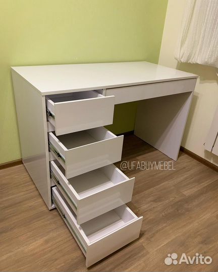 Стол письменный,столы письменные,стол белый глянец