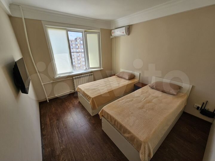 2-к. квартира, 54 м², 9/10 эт.