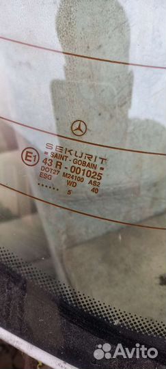 Стекло заднее Mercedes w124