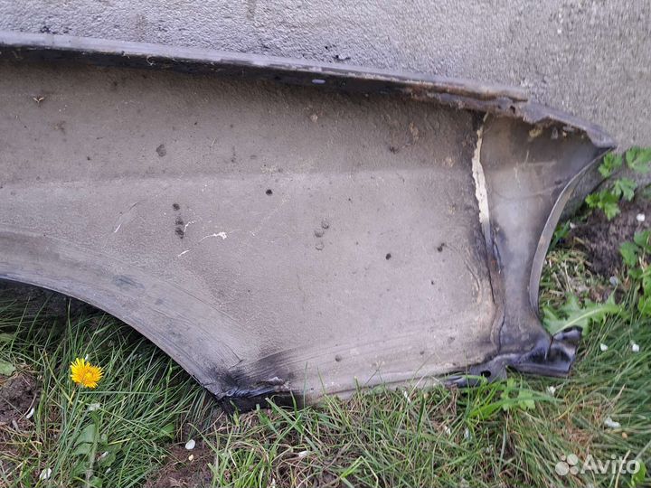 Крыло переднее левое Bmw e28
