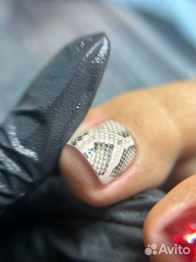 Модель на педикюр