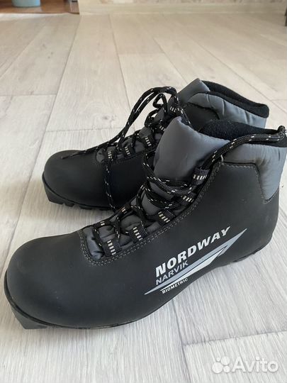 Лыжные ботинки новые