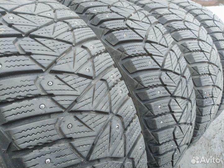 Goodyear Ultragrip 600 215/65 R16