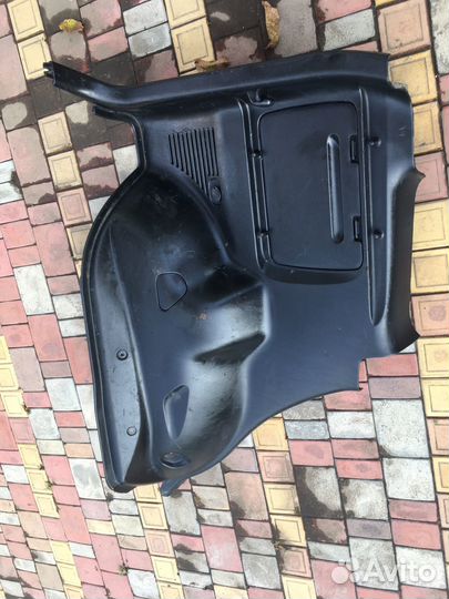 Toyota rav4 2004 обшивка багажника левая