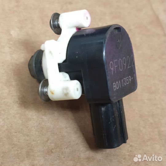 Датчик положения кузова Toyota Camry 40