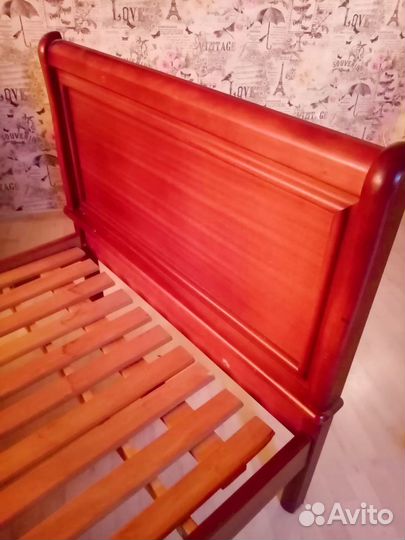 Кровать дерево односпальная