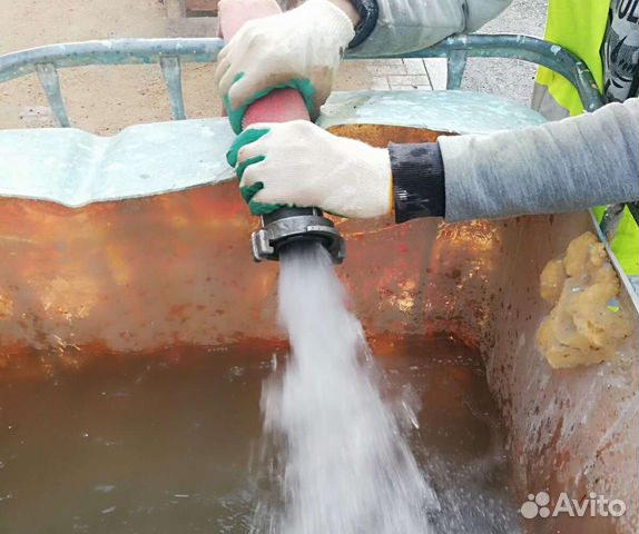 Вода для технических нужд. Горячая техническая вода. Песок из крана с водой в доме с водопроводом. Горячая техническая вода. Водоснабжение населения.