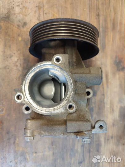 Водяная помпа Suzuki grand Vitara 2.4