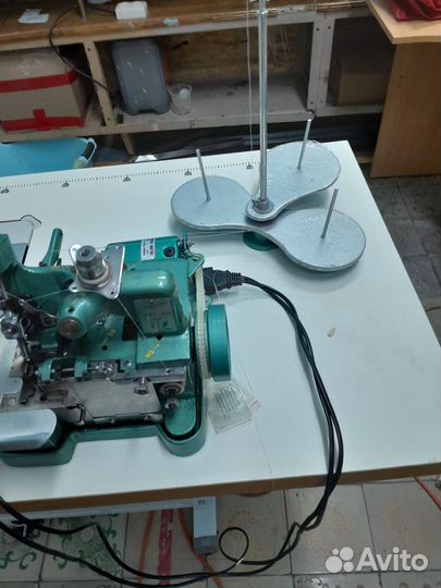 Оверлок настольный