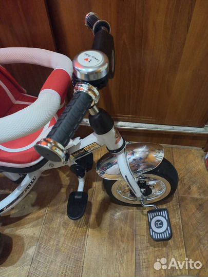 Детский велосипед с родительской ручкой новый
