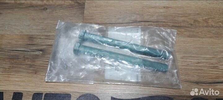 Болт M14 Mercedes