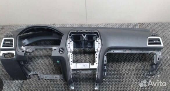 Торпедо (панель приборов) Ford Explorer 5