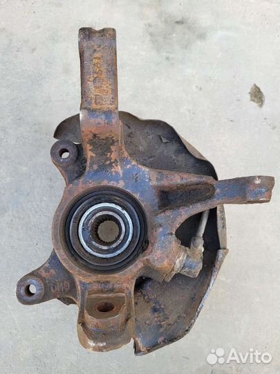 Поворотный кулак правый nissan almera n15